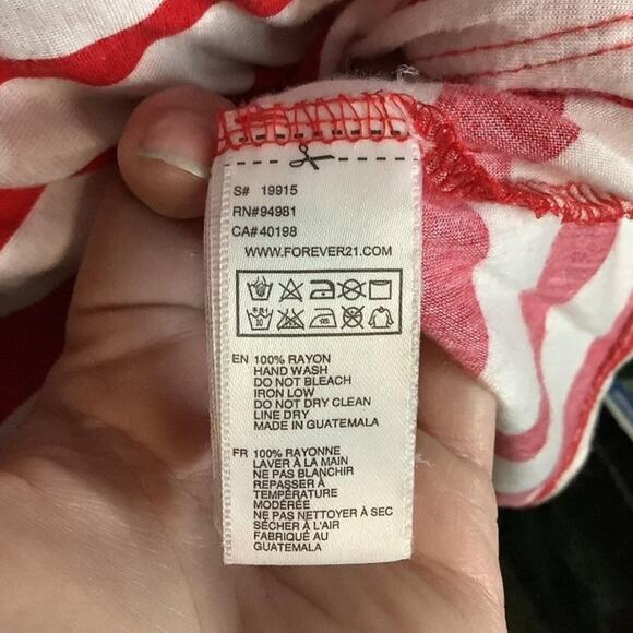 Casual Striped Red & White Scoop Neck Tee Forever 21 Small - Picture 5 of 7